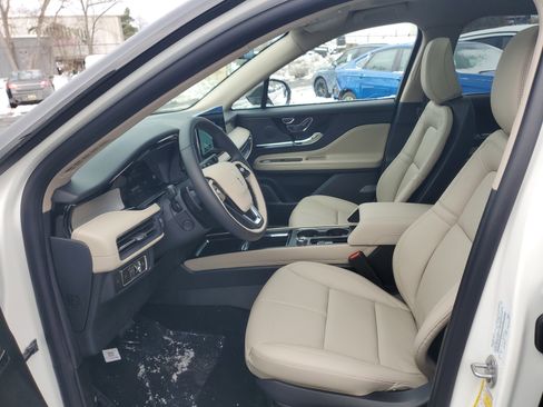 New 2026 Lincoln Corsair Premiere image 12