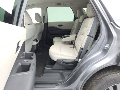 Used 2023 Nissan Pathfinder SV w/ Black Appearance Package image 42