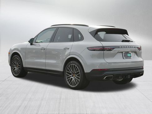 Used 2021 Porsche Cayenne image 7