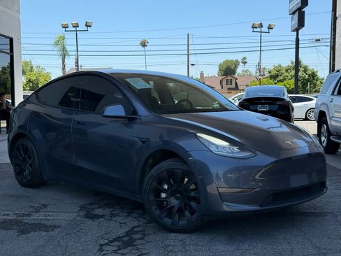 Used 2020 Tesla Model Y Long Range AWD/4WD image 1