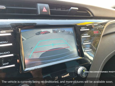 Used 2019 Toyota Camry SE w/ Carpet Mat Package FWD image 17