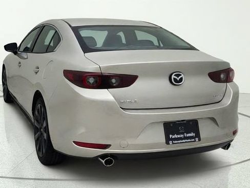 Used 2024 MAZDA MAZDA3 s FWD image 4
