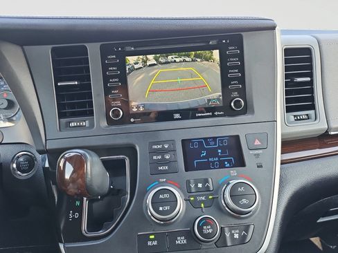 Used 2020 Toyota Sienna Limited AWD/4WD image 26