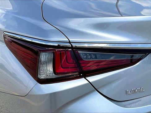 Used 2023 Lexus ES 350 w/ ES 350 Ultra Luxury Package FWD image 25