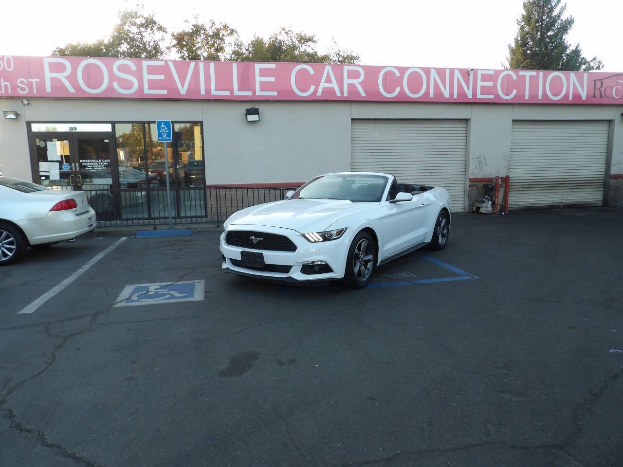 Used 2016 Ford Mustang Convertible w/ Equipment Group 051A RWD image 1