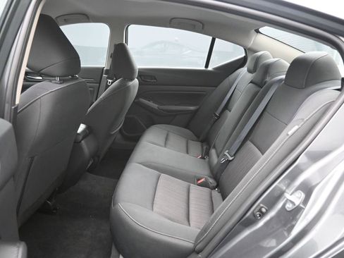 Used 2025 Nissan Altima 2.5 SV FWD image 25