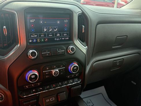Used 2021 GMC Sierra 1500 Denali w/ Denali Premium Package AWD/4WD image 40