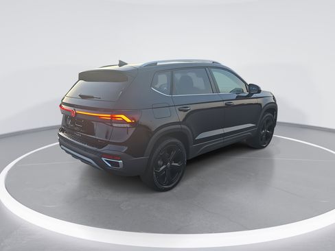 New 2025 Volkswagen Taos SEL image 3