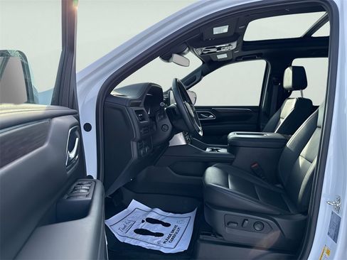 Used 2024 Chevrolet Tahoe Z71 w/ Luxury Package image 22