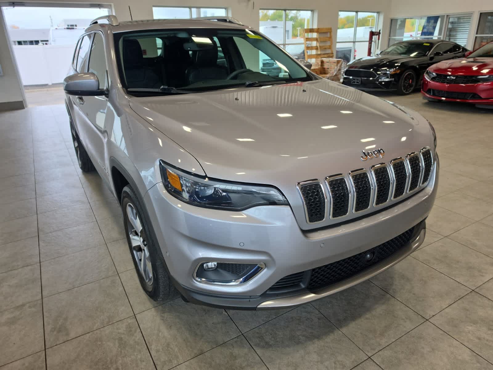 Used 2021 Jeep Cherokee Limited w/ Trailer Tow Group AWD/4WD image 3