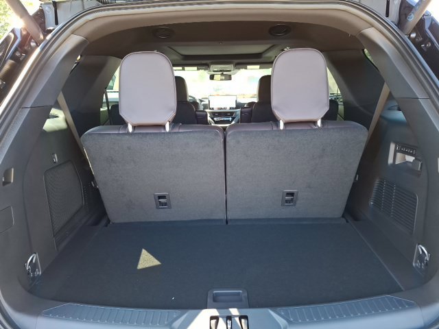 New 2027 Ford Explorer Platinum RWD image 32