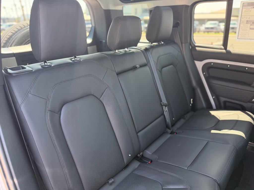 New 2026 Land Rover Defender 110 S AWD/4WD image 7