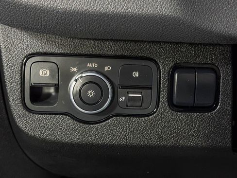 Used 2020 Mercedes-Benz Sprinter 2500 image 26