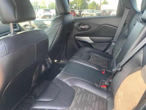 Used 2022 Jeep Cherokee Latitude w/ Trailer Tow Group AWD/4WD image 15