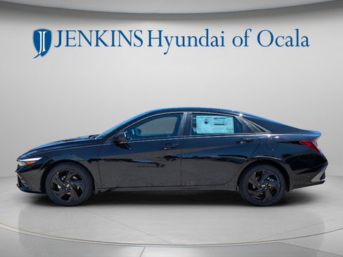 New 2026 Hyundai Elantra Sport FWD image 7