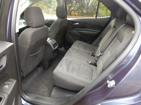 Used 2019 Chevrolet Equinox LT w/ Sun & Navigation Package image 17