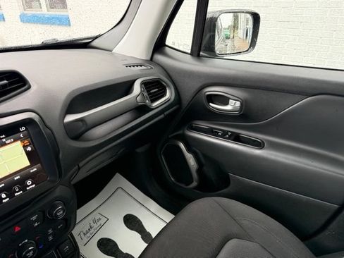 Used 2023 Jeep Renegade Latitude AWD/4WD image 22