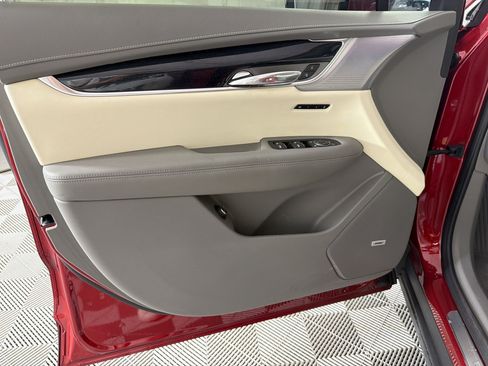 Used 2024 Cadillac XT6 Premium Luxury w/ Technology Package FWD image 28