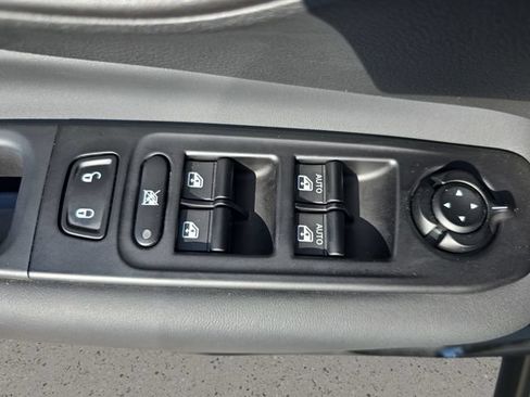 Used 2023 Jeep Renegade Altitude w/ Convenience Group I AWD/4WD image 27