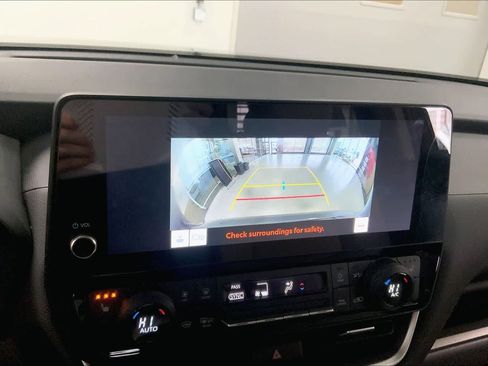 Used 2025 Toyota Grand Highlander AWD image 23