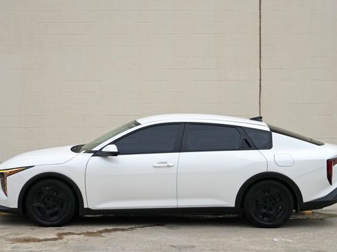Used 2025 Kia K4 FWD image 43