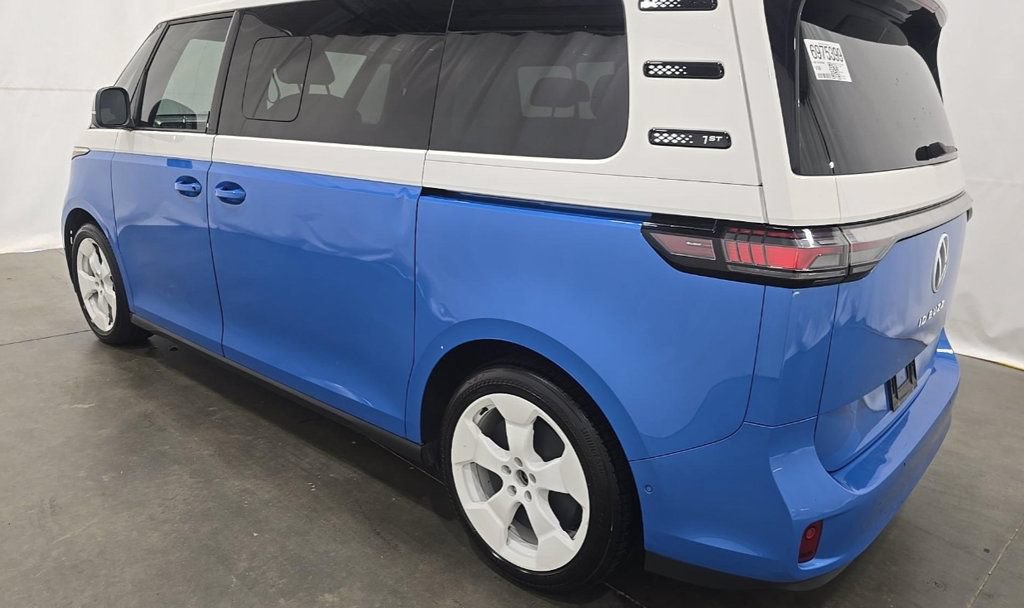 Used 2025 Volkswagen ID. Buzz 1st Edition RWD image 4