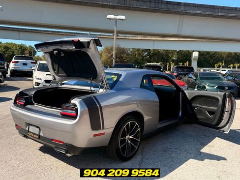 Used 2018 Dodge Challenger R/T Scat Pack w/ Leather Interior Group RWD image 27