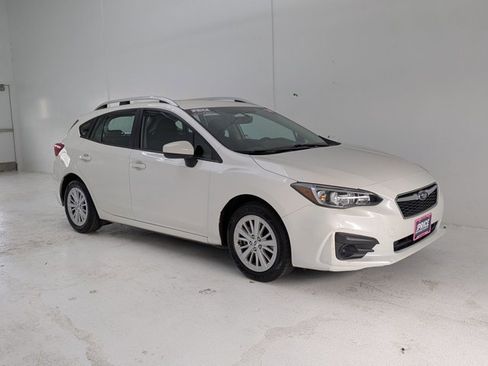 Used 2018 Subaru Impreza 2.0i Premium image 3