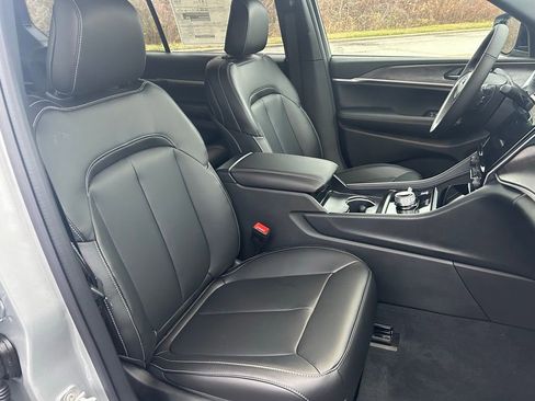 New 2025 Jeep Grand Cherokee L Limited image 21