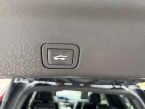 Used 2024 Cadillac Escalade Premium Luxury image 26