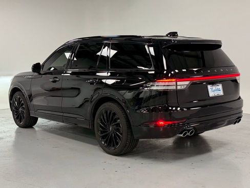 Used 2025 Lincoln Aviator Reserve w/ Equipment Group 201A image 3