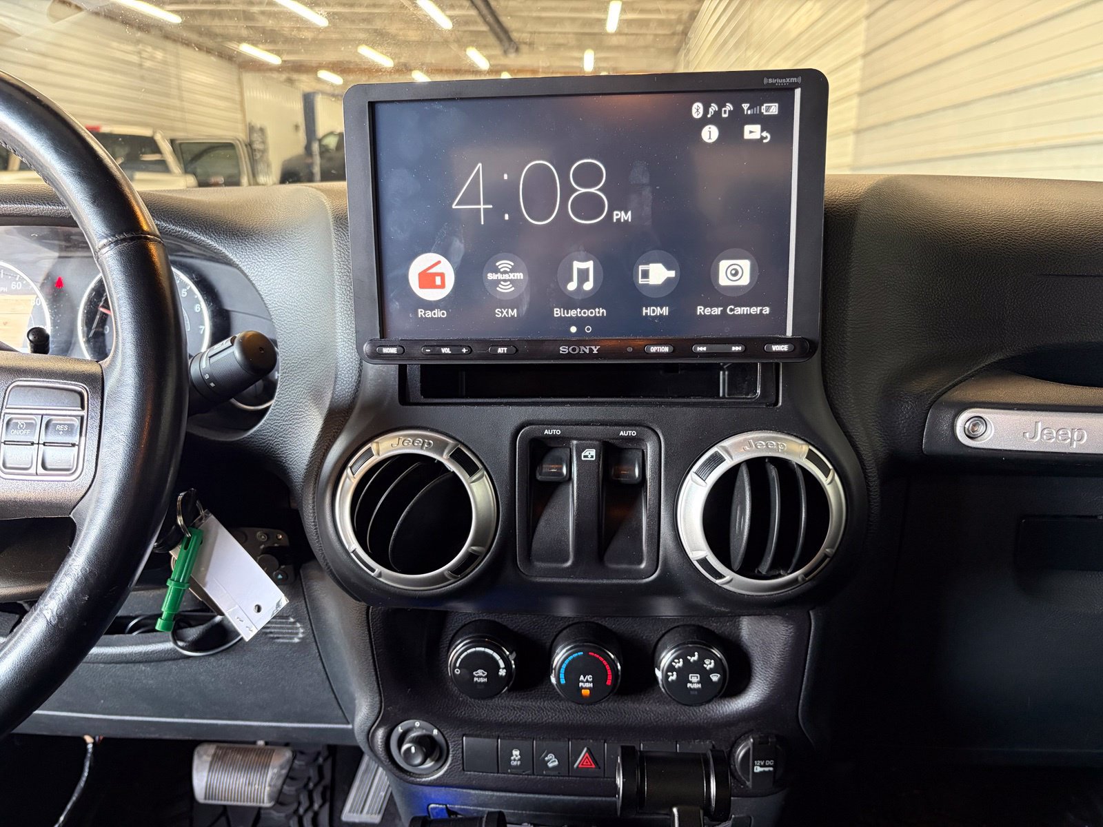 Used 2016 Jeep Wrangler Rubicon w/ Power Convenience Group AWD/4WD image 20