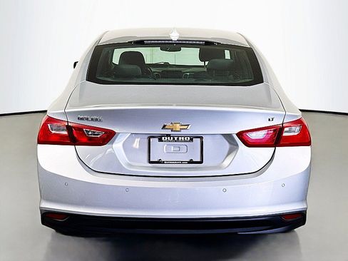 Used 2017 Chevrolet Malibu LT w/ Driver Confidence Package FWD image 6