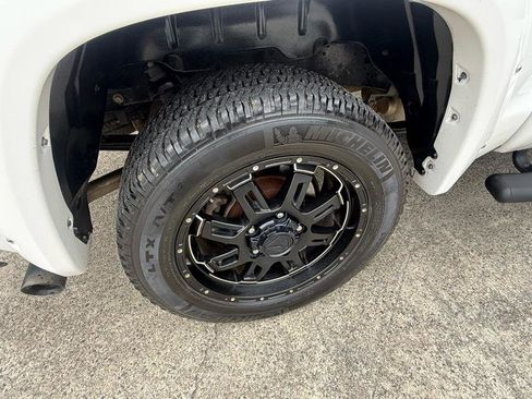 Used 2017 Toyota Tundra SR5 w/ SR5 Upgrade Package RWD image 20