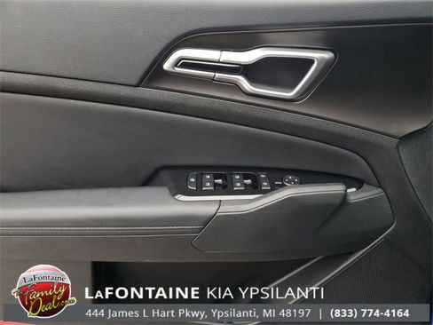 Certified 2025 Kia Sportage EX image 15