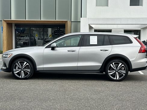 Certified 2023 Volvo V60 B5 Cross Country Plus w/ Climate Package AWD/4WD image 7