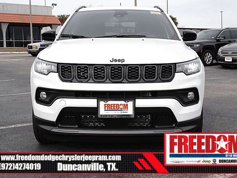 New 2026 Jeep Compass Latitude image 8
