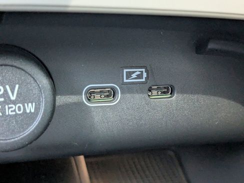 New 2026 Volvo XC40 B5 Plus w/ Protection Package Premier image 25