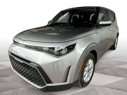 Used 2025 Kia Soul LX w/ LX Technology Package FWD image 1