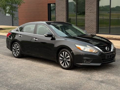 Used 2016 Nissan Altima 2.5 SL w/ 2.5 Technology Package FWD image 1
