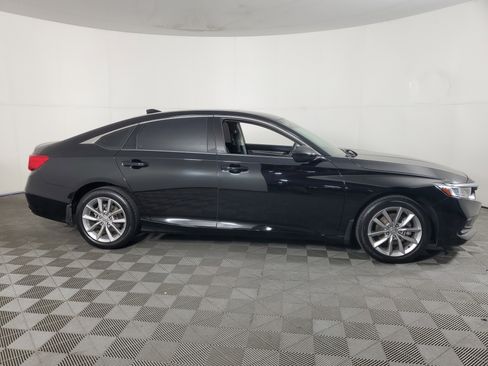 Certified 2022 Honda Accord LX image 3