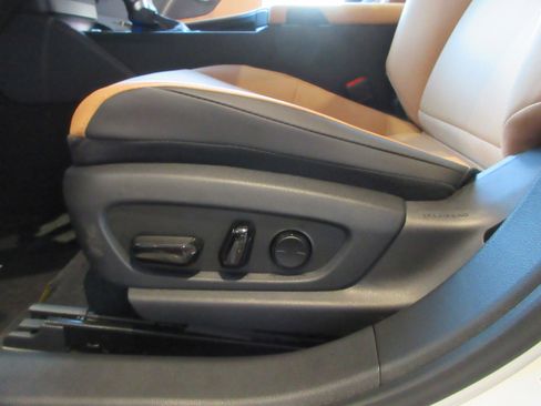 New 2025 Lexus ES 350 image 28