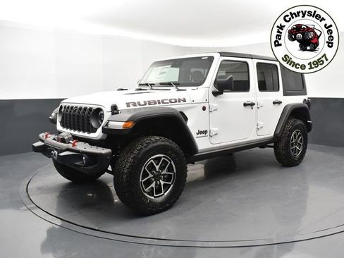 Used 2024 Jeep Wrangler Unlimited Rubicon w/ Capability Package AWD/4WD image 3