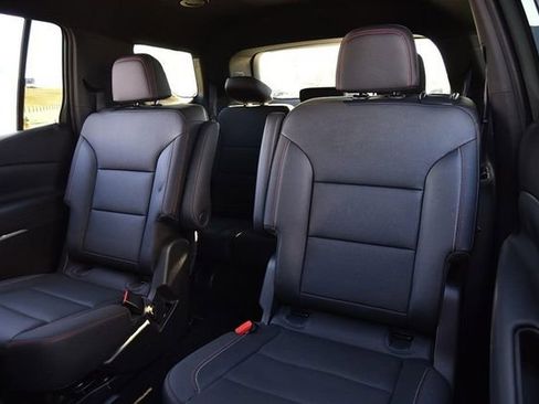 Used 2024 Chevrolet Traverse Z71 image 25