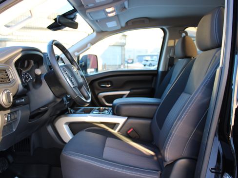 Certified 2024 Nissan Titan SV w/ SV Convenience Package image 15