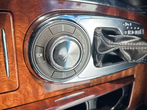 Used 2015 INFINITI QX80 4WD w/ Deluxe Technology Package image 28