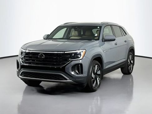 Certified 2025 Volkswagen Atlas Cross Sport SE AWD/4WD image 3