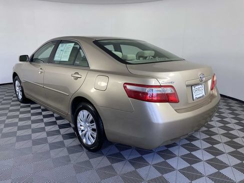 Used 2009 Toyota Camry LE FWD image 6