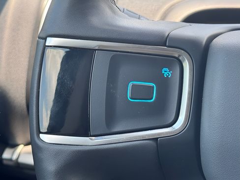Used 2025 Ford Expedition Active RWD image 9