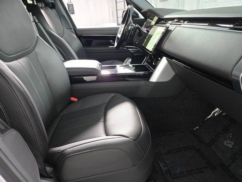 New 2026 Land Rover Range Rover Long Wheelbase SE AWD/4WD image 3